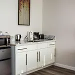 Luxurious Studio In Heart Of San Diego W Cali King